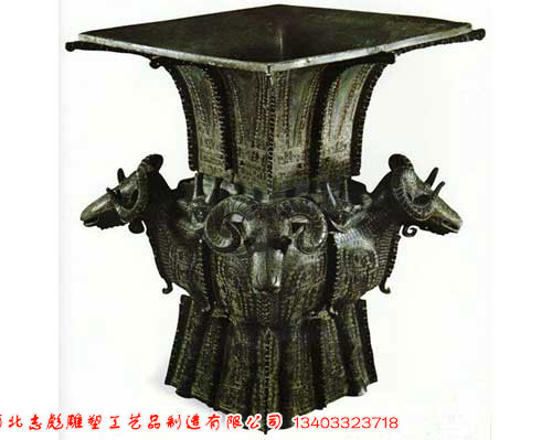 仿古四羊方尊