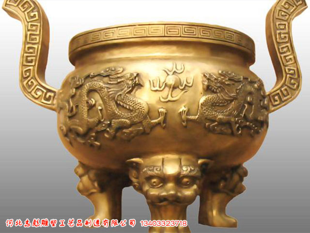 铜鼎－双龙戏珠狮头足大鼎